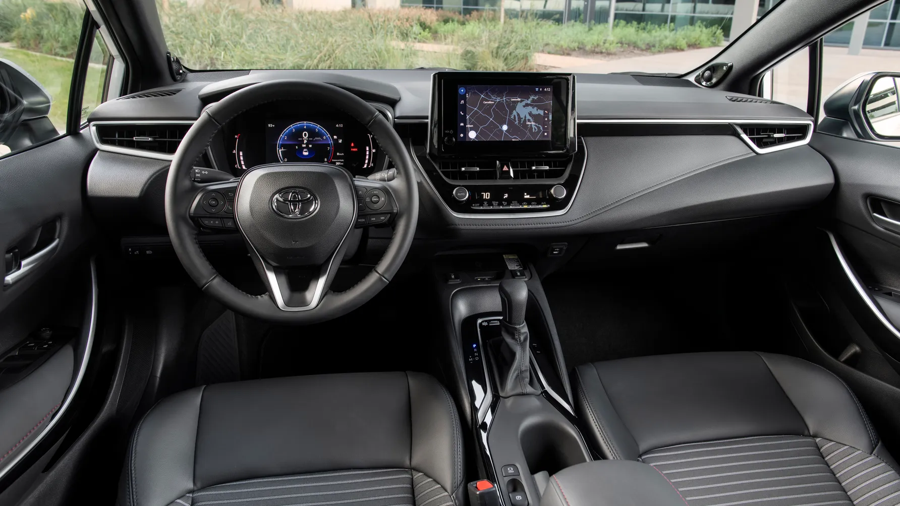 2023_Corolla_XSE_WindChillPearl_067